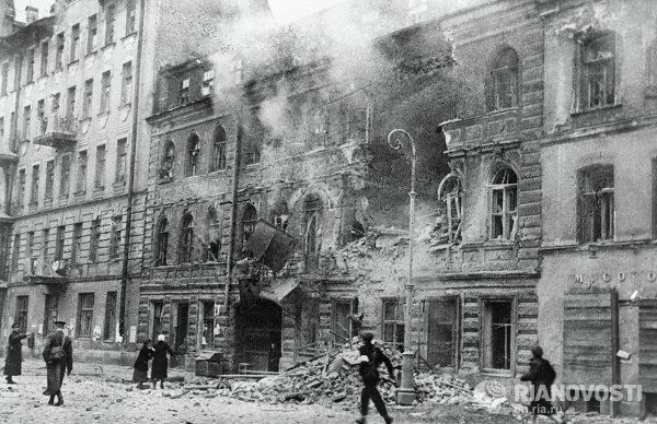 World War II Plaque to Red Army Soldiers Who Died in Leningrad Siege Unveiled in Manchester - Photos World War II Plaque to Red Army Soldiers Who Died in Leningrad Siege Unveiled in Manchester - Photos - Sputnik International