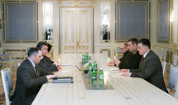 Ukrainian President Viktor Yanukovych's meeting with opposition leaders - Sputnik International
