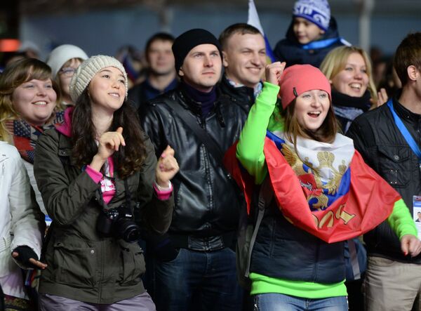 Spectators watching the opening ceremony of the Olympic Games in Sochi - Sputnik International