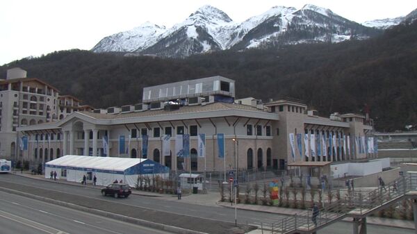 Krasnaya Polyana Welcomes Olympic Guests with Hills, Flags and Fireworks - Sputnik International