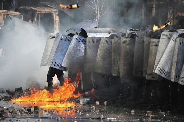 Kiev Descends Into Bloodshed as Crisis Takes Deadly Turn - Sputnik International