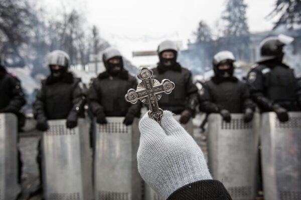 Russia Urges Ukrainian Clerics to Prevent Religious Conflict - Sputnik International