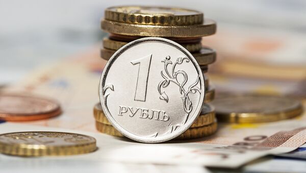 The Russian ruble nosedived on Tuesday trading at 80 rubles to the dollar and 100 to the euro. - Sputnik International