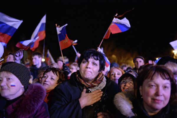 Crimeans Celebrate Landslide Vote to Join Russia - Sputnik International