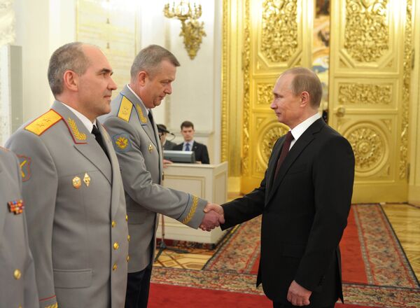 Putin Praises Military for Lack of Bloodshed in Crimea - Sputnik International
