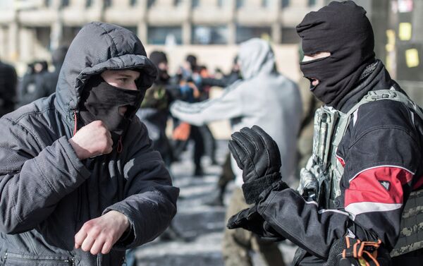 Right Sector activists train in hand-to-hand combat on Independence Square in Kiev - Sputnik International