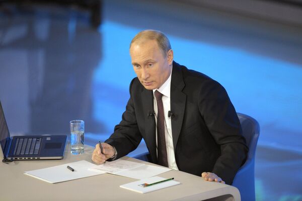 Putin Hopes to Resolve Issues of Gas Transiting Through Ukraine to Europe - Sputnik International