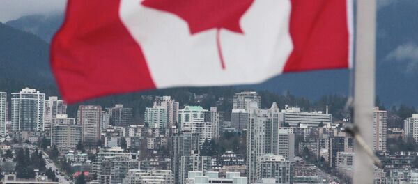 Флаг Канады на фоне Ванкувера - Sputnik International