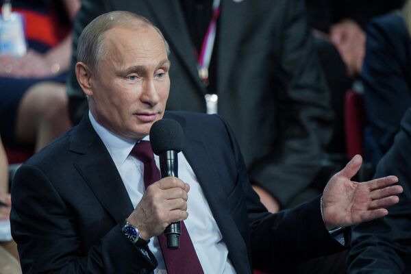 Putin Calls on Russian Human Rights Experts to Monitor Ukraine - Sputnik International