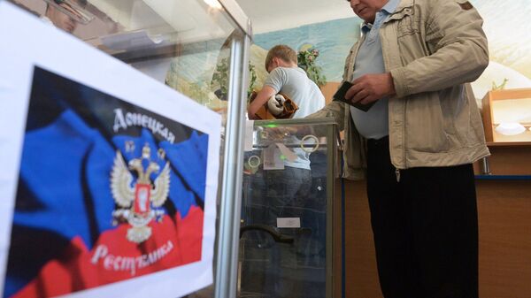 Donetsk and Lugansk regions hold referendum on self-determination - Sputnik International