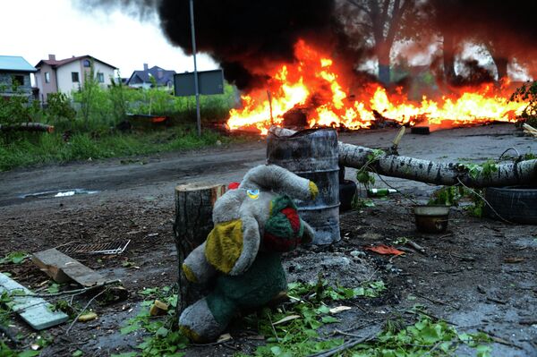 Arson of checkpoint in Donetsk - Sputnik International