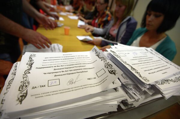 Counting votes after referendum on status of southeastern Ukraine - Sputnik International