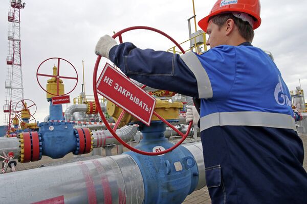 Gazprom Implements Prepayment Delivery Scheme For Russian Gas to Ukraine Over Arrears - Sputnik International