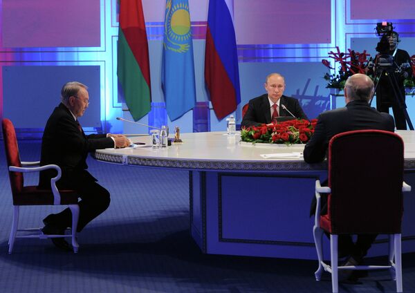 Vladimir Putin visits Kazakhstan, attends Supreme Eurasian Economic Council meeting - Sputnik International