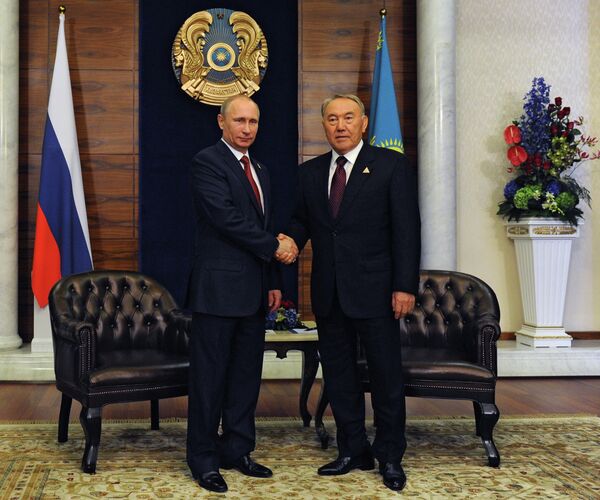 Russian President Vladimir Putin and Kazakh President Nursultan Nazarbayev - Sputnik International