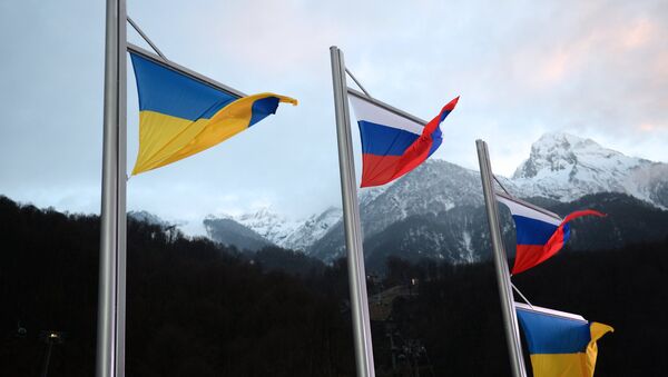 National Ukrainian and Russian flags - Sputnik International