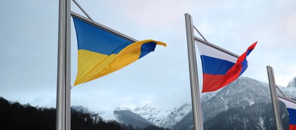 National Ukrainian and Russian flags - Sputnik International