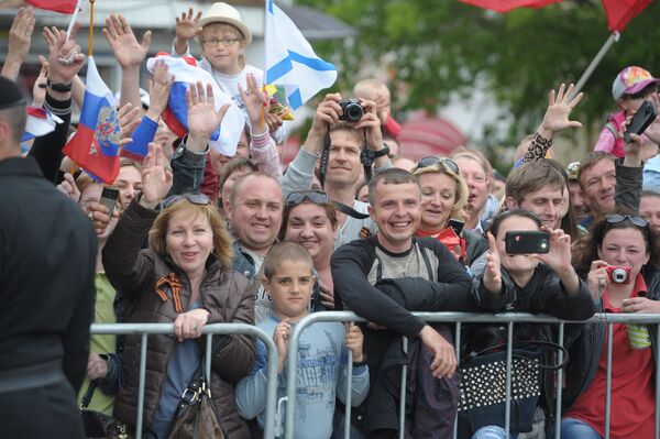 Residents of Crimea at the gala concert marking the 69th anniversary of the Soviet Union's victory in the Great Patriotic War and the 70th anniversary of Sevastopol's liberation, May 9, 2014 - Sputnik International