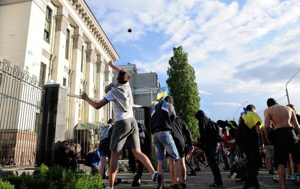 Unrest at Russian Embassy in Kiev - Sputnik International