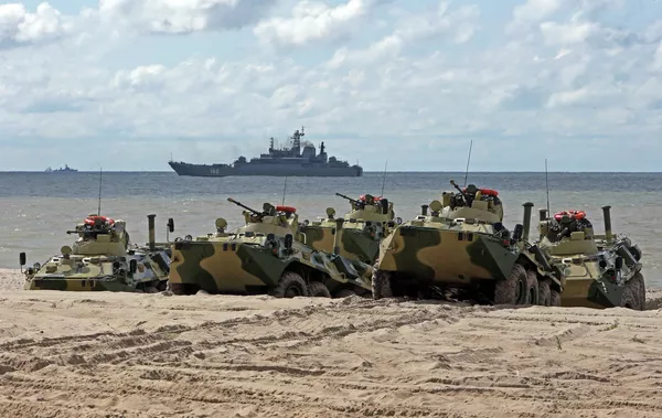 Russia Continues Military Exercise near EU Border, 'Eliminates' Militant Group - Sputnik International