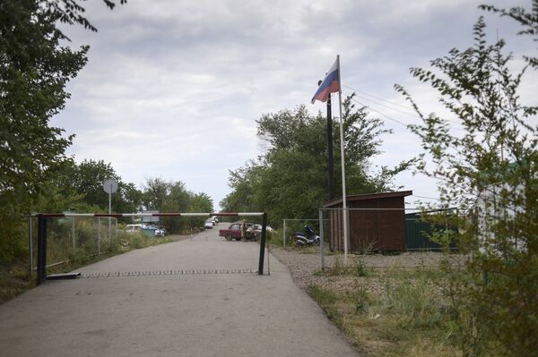 Checkpoint on the Russian-Ukrainian border (Archive) - Sputnik International