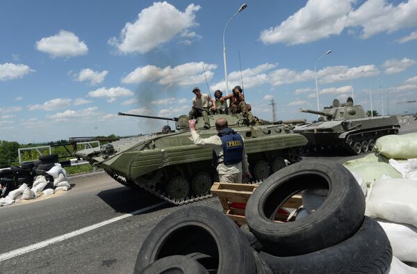 Military vehicles of self-defense forces in Donetsk - Sputnik International