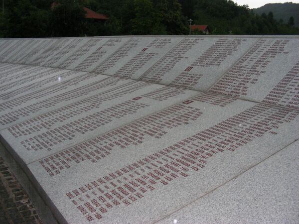 Srebrenica Genocide Memorial - Sputnik International