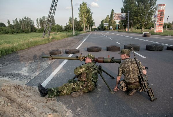 Members of the Vostok self-defense battalion during the fighting over Donetsk airport. - Sputnik International