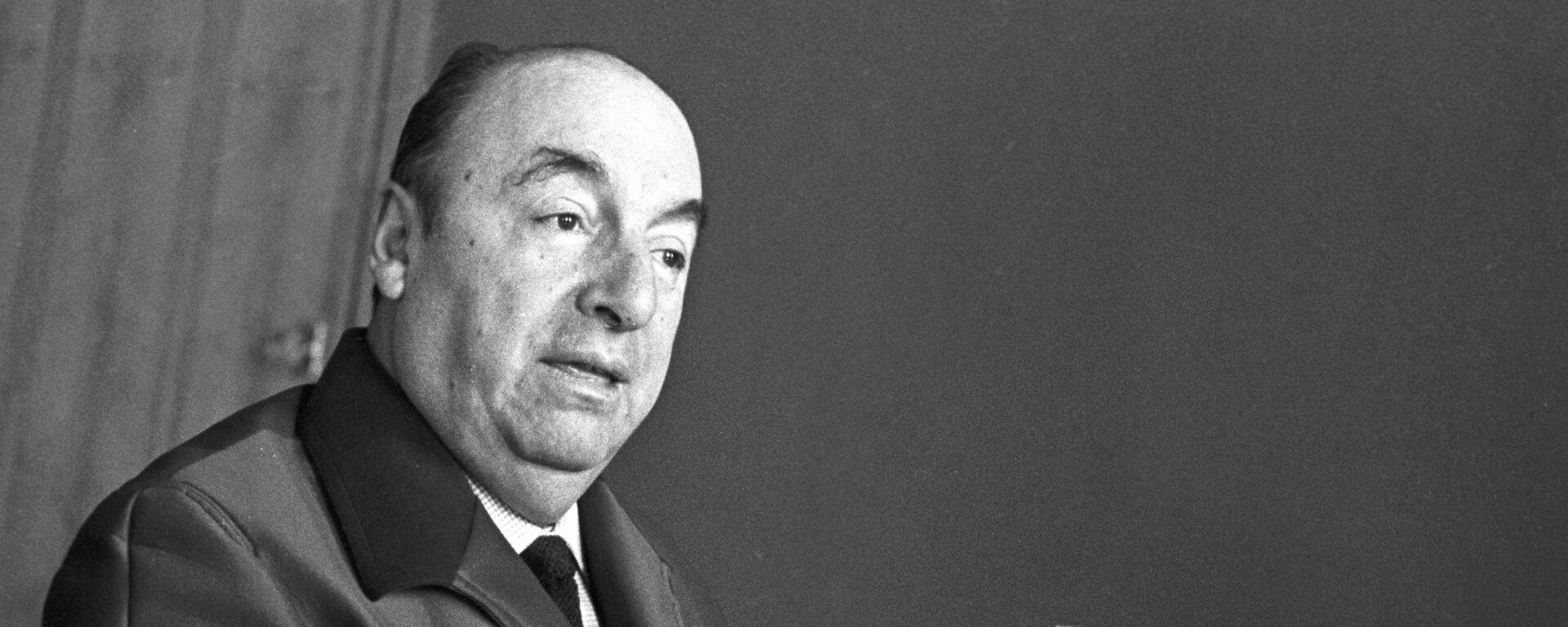 Chilean poet and publicist Pablo Neruda. Photograph of 1972. - Sputnik International, 1920, 16.02.2023