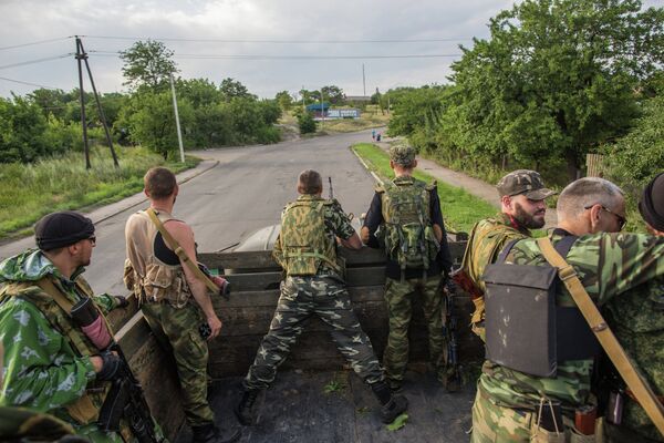 The atmosphere in Donbas (Ukraine's southeastern regions) has been tense in the 10 days that have passed since the truce was announced. - Sputnik International