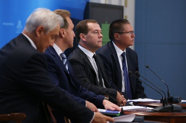Dmitry Medvedev attends meeting of Russia's trade representatives to foreign countries - Sputnik International