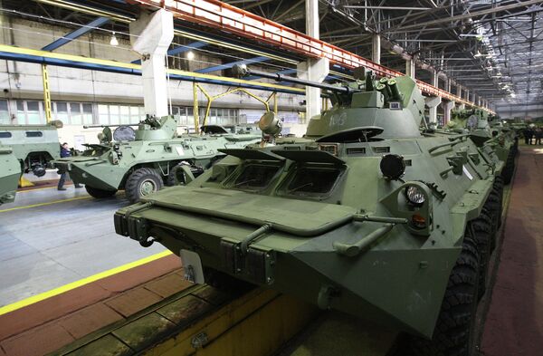 BTR-82 wheeled amphibious combat vehicles in one of the shops of the Arzamas Machine Building Plant. - Sputnik International