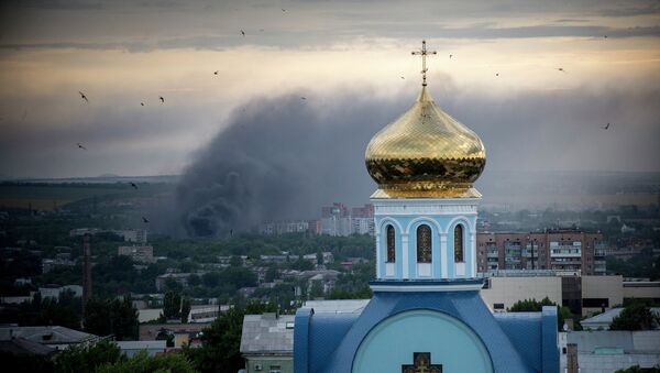 Fires in Luhansk following shelling by Ukrainian forces - Sputnik International