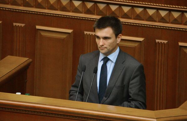Ukrainian Foreign Minister Pavlo Klimkin says that local elections in Donetsk and Luhansk should be held on November 9 and that those elected should not be Russian citizens as was the case before. - Sputnik International