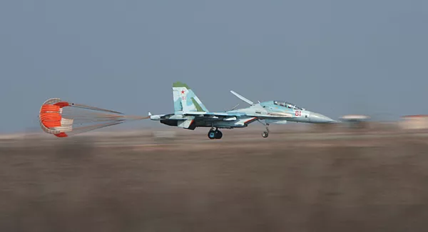The Sukhoi Su-27UB two-seat operational conversion trainer - Sputnik International