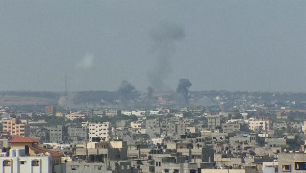 Israeli Forces Airstrike in Gaza Strip - Sputnik International