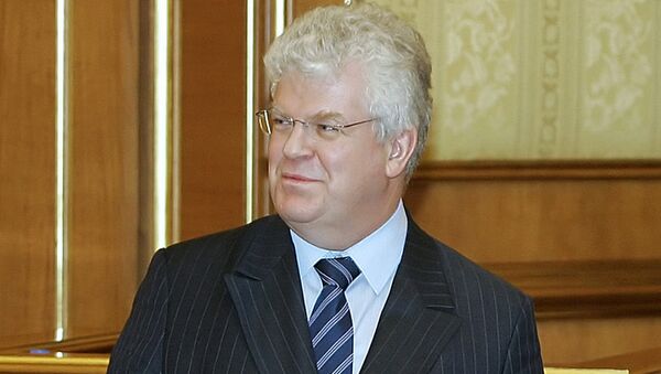 Europe is not ready to introduce new sanctions against Russia or lift them, as its member-states cannot agree on the common political course, Russia's EU envoy Vladimir Chizhov said Thursday in an interview with Bloomberg TV. - Sputnik International