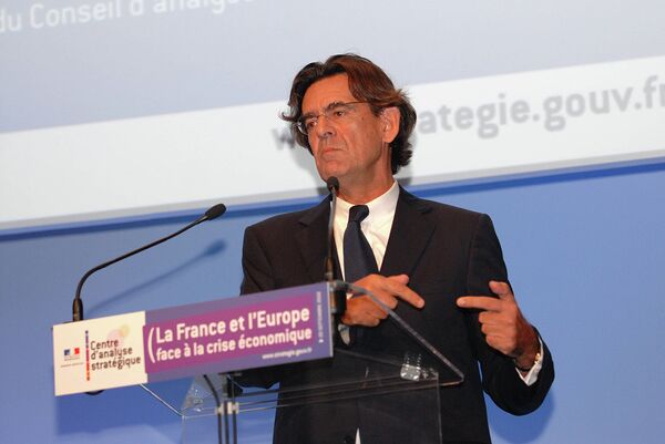 Luc Ferry, the French political philosopher and former minister of education - Sputnik International
