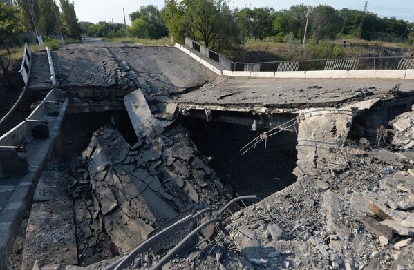 Horlivka: Ukrainian Army Keeps Shelling Town, Residents Hide in Shelters - Sputnik International