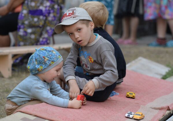 Horlivka: Ukrainian Army Keeps Shelling Town, Residents Hide in Shelters - Sputnik International