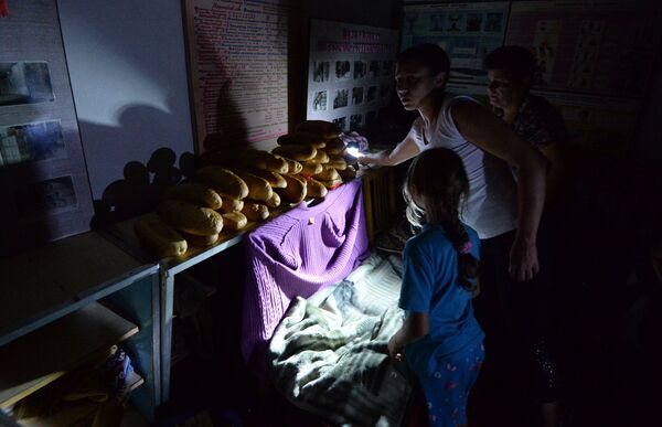 Horlivka: Ukrainian Army Keeps Shelling Town, Residents Hide in Shelters - Sputnik International