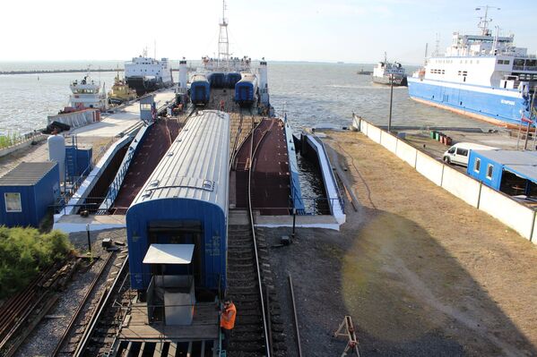 New Simferopol-to-Moscow train route bypasses Ukraine - Sputnik International