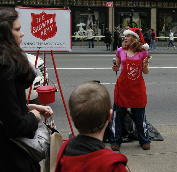 The Salvation Army activist is collecting contributions - Sputnik International