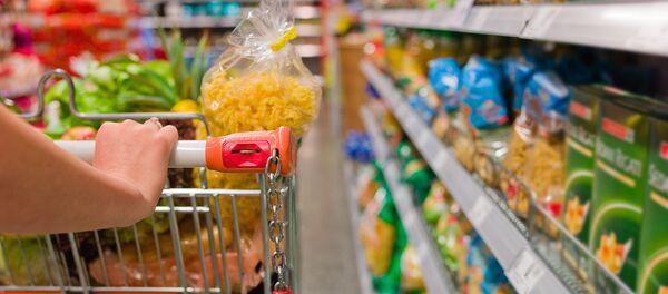 Labeling food products as genetically (GMO) engineered should not affect US consumer prices - Sputnik International