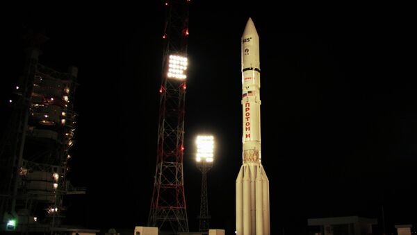 The carrier rocket Proton-M with the Luch spacecraft onboard has been installed on the launch pad at the Baikonur space center - Sputnik International