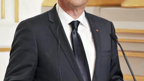 French President Francois Hollande says that French troops will not participate in ground-based military operation against Islamic state. - Sputnik International
