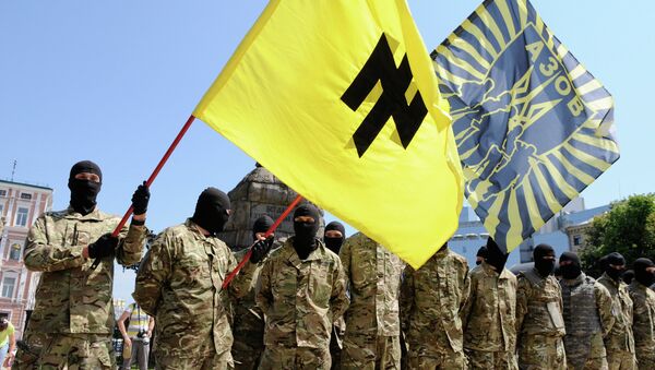 Azov battalion soldiers take an oath of allegiance to Ukraine in Kiev's Sophia Square before being sent to the Donbass region. - Sputnik International