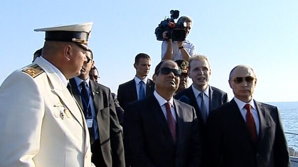 Putin Presents Iconic Missile Cruiser to el-Sisi in Sochi - Sputnik International
