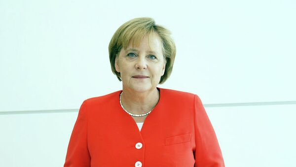 German Chancellor Angela Merkel expressed hope that the Russian humanitarian convoy arrives in Ukraine soon - Sputnik International