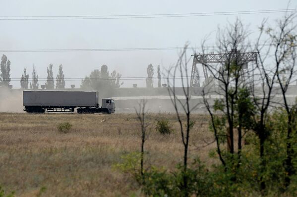 Russian Humanitarian Aid Convoy Arrives at Checkpoint at Ukrainian Border - Sputnik International